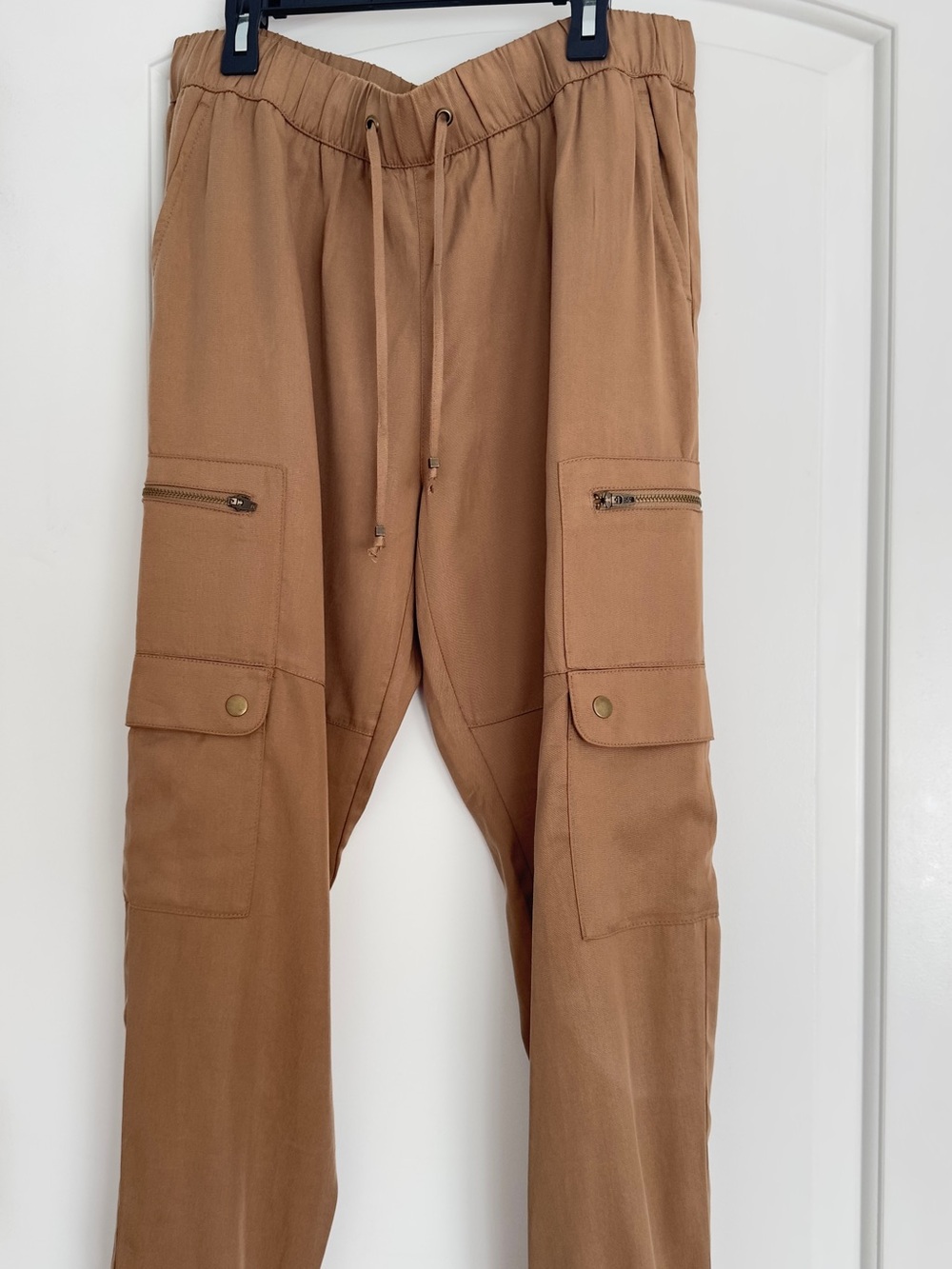 Banana Republic joggers size M NWT